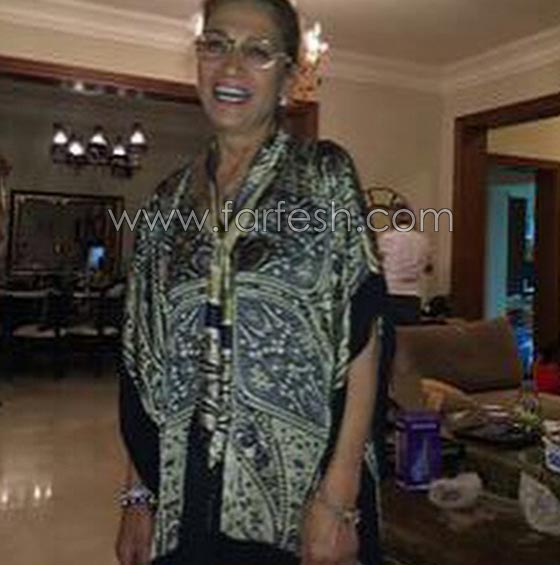  صورة والدة اصالة وعلى وجهها ضحكة تبكي الجمهور لهذا السبب صورة رقم 1