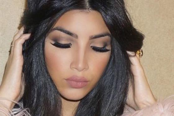  من اجمل؟ صور كيم كاردشيان وشبيهتها عارضة الازياء السعودية  صورة رقم 3