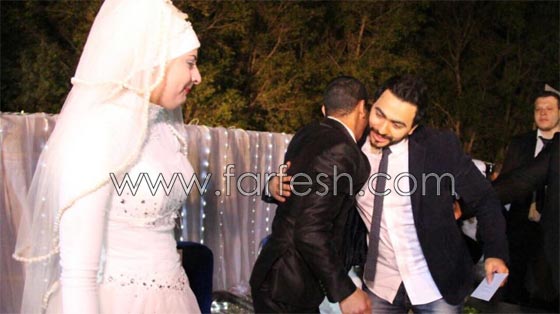 صور تامر حسني يتبرع لكل عروسين في حفل دار الايتام بـ 5 آلاف جنيه صورة رقم 3 صور تامر حسني يتبرع لكل عروسين في حفل دار الايتام بـ 5 آلاف جنيه صورة رقم 3