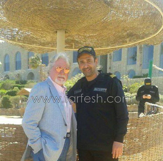 صور حسين فهمي مع لحية بيضاء تثير سخرية الجمهور لشبهه بمؤسس (كنتاكي) صورة رقم 3