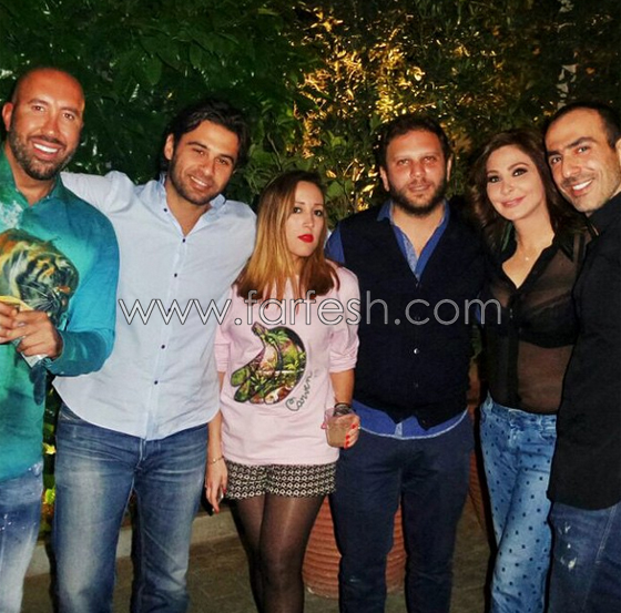 صور اليسا ولطيفة بنفس بنطلون الجينز المنقط.. فمن تقلّد الاخرى؟ صورة رقم 3