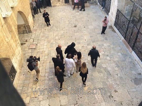 صور كيم كاردشيان تعمّد ابنتها في اسرائيل وتتوجه الى الاردن صورة رقم 4 صور كيم كاردشيان تعمّد ابنتها في اسرائيل وتتوجه الى الاردن صورة رقم 4