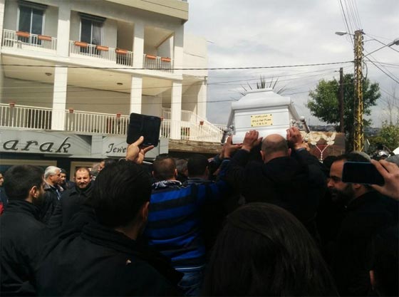 فبدبو صور جنازة عصام بريدي والعائلة تعتبر انه عريس وتزفه بالموسيقى صورة رقم 5 فبدبو صور جنازة عصام بريدي والعائلة تعتبر انه عريس وتزفه بالموسيقى صورة رقم 5