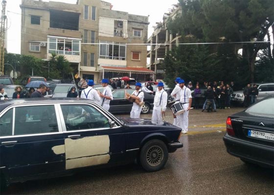 فبدبو صور جنازة عصام بريدي والعائلة تعتبر انه عريس وتزفه بالموسيقى صورة رقم 8 فبدبو صور جنازة عصام بريدي والعائلة تعتبر انه عريس وتزفه بالموسيقى صورة رقم 8