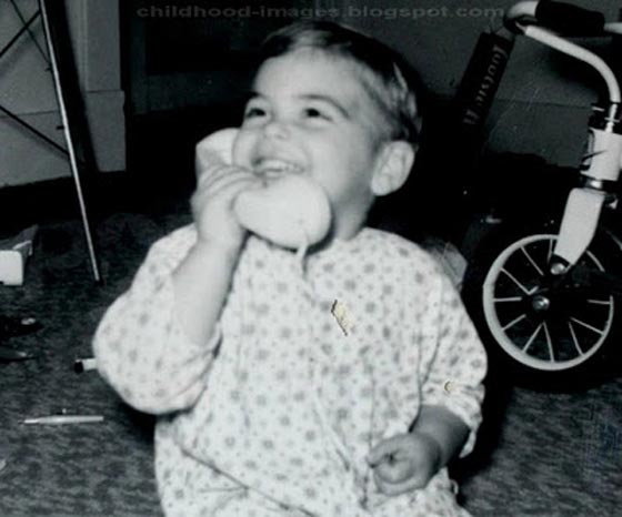 صور نادرة من طفولة النجم جورج كلوني بمناسبة عيد ميلاده الـ 54  صورة رقم 3