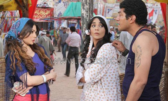 صور هيفاء وهبي تواجه صعوبة عند ركوبها 