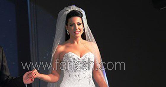 صور سمية الخشاب تتألق بفستان زفاف من الماس قيمته مليون ونصف دولار صورة رقم 4 صور سمية الخشاب تتألق بفستان زفاف من الماس قيمته مليون ونصف دولار صورة رقم 4