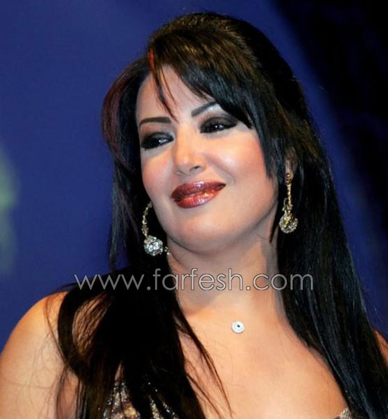 صور سمية الخشاب تتألق بفستان زفاف من الماس قيمته مليون ونصف دولار صورة رقم 6 صور سمية الخشاب تتألق بفستان زفاف من الماس قيمته مليون ونصف دولار صورة رقم 6