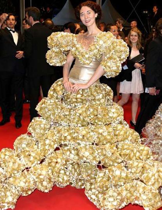 صور فنانات عالميات في اسوأ الاطلالات في مهرجان كان صورة رقم 10 صور فنانات عالميات في اسوأ الاطلالات في مهرجان كان صورة رقم 10