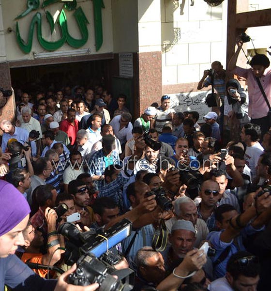 صور الفنانين في عزاء الفنان الراحل حسن مصطفى  صورة رقم 8