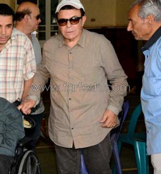 صور الفنانين في عزاء الفنان الراحل حسن مصطفى  صورة رقم 11