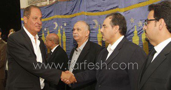 صور الفنانين في عزاء الفنان الراحل حسن مصطفى  صورة رقم 26
