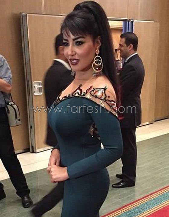 بلوزة فاضحة تثير غضب محبي سمية الخشاب وتدفعهم لغمرها بسيل من الانتقادات!! صورة رقم 7 بلوزة فاضحة تثير غضب محبي سمية الخشاب وتدفعهم لغمرها بسيل من الانتقادات!! صورة رقم 7