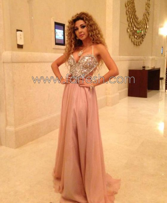 صور ميريام فارس تقضي اجازة بفستان قصير جدا في مكان مجهول صورة رقم 4 صور ميريام فارس تقضي اجازة بفستان قصير جدا في مكان مجهول صورة رقم 4