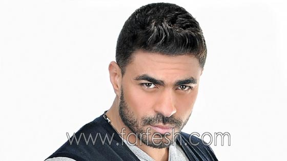 صور الفنانين المسافرين في طائرة خاصة مع 