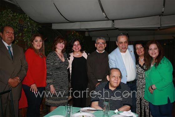 الاب بطرس دانيال وعدد من الفنانين يحتفلون بعيد ميلاد جورج سيدهم صورة رقم 4 الاب بطرس دانيال وعدد من الفنانين يحتفلون بعيد ميلاد جورج سيدهم صورة رقم 4