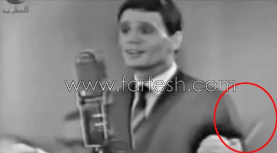 مسلسلات برو يثبت: فيديو مفبرك لعبدالحليم يمزح مع جمهوره ويترك المسرح صورة رقم 2 مسلسلات برو يثبت: فيديو مفبرك لعبدالحليم يمزح مع جمهوره ويترك المسرح صورة رقم 2