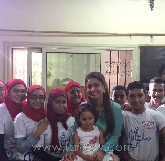 صور فنانين يزورون الأطفال الأيتام ويدعمونهم في شهر رمضان صورة رقم 1 صور فنانين يزورون الأطفال الأيتام ويدعمونهم في شهر رمضان صورة رقم 1