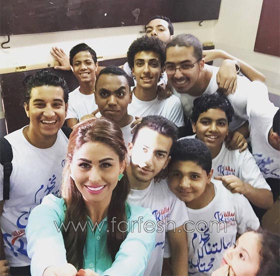 صور فنانين يزورون الأطفال الأيتام ويدعمونهم في شهر رمضان صورة رقم 8 صور فنانين يزورون الأطفال الأيتام ويدعمونهم في شهر رمضان صورة رقم 8