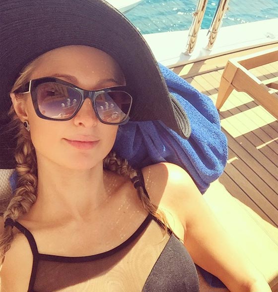 صور رائعة لباريس هلتون في منتجع ايبيزا.. شاهدها صورة رقم 1 صور رائعة لباريس هلتون في منتجع ايبيزا.. شاهدها صورة رقم 1