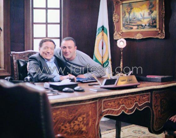  هجوم على عادل امام ومطالبات بوقف مسلسل (استاذ ورئيس قسم)  صورة رقم 6