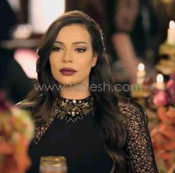 صور مكياج الفنانات اللبنانيات في مسلسلات رمضان: جرأة، اثارة وطبيعية صورة رقم 11 صور مكياج الفنانات اللبنانيات في مسلسلات رمضان: جرأة، اثارة وطبيعية صورة رقم 11