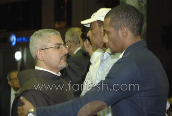 صور الفنانين الذين حضروا عزاء الفنان الراحل عمر الشريف صورة رقم 8 صور الفنانين الذين حضروا عزاء الفنان الراحل عمر الشريف صورة رقم 8