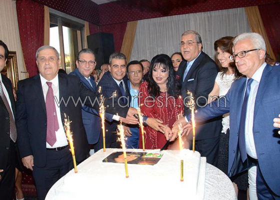 لهذا السبب بكت سميرة توفيق في حفل تكريمها.. شاهدها محاطة بالاحباء والاصدقاء صورة رقم 8 لهذا السبب بكت سميرة توفيق في حفل تكريمها.. شاهدها محاطة بالاحباء والاصدقاء صورة رقم 8