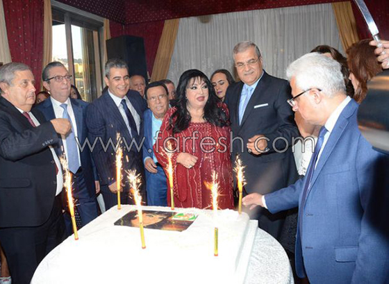 لهذا السبب بكت سميرة توفيق في حفل تكريمها.. شاهدها محاطة بالاحباء والاصدقاء صورة رقم 13 لهذا السبب بكت سميرة توفيق في حفل تكريمها.. شاهدها محاطة بالاحباء والاصدقاء صورة رقم 13