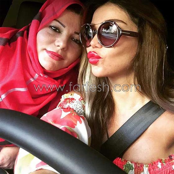 مي حريري تنشر صورها مع شقيقتها المحجبة.. شاهد الشبه الكبير بينهما صورة رقم 2 مي حريري تنشر صورها مع شقيقتها المحجبة.. شاهد الشبه الكبير بينهما صورة رقم 2