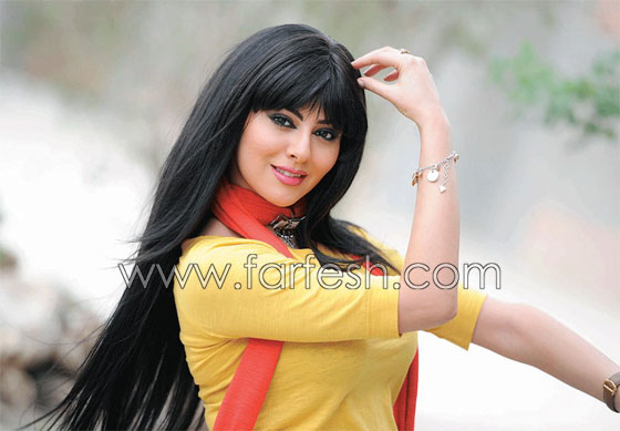 فنانة مغربية تدافع عن حسن حسني: المذنب ليس هو بل من سرّب الفيديو! صورة رقم 1