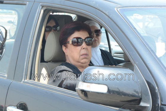 فنانو مصر يشيعون فقيدهم النجم الساطع نور الشريف الى مثواه الاخير صورة رقم 2 فنانو مصر يشيعون فقيدهم النجم الساطع نور الشريف الى مثواه الاخير صورة رقم 2