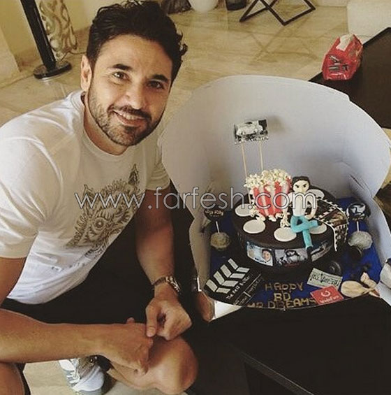 احمد السقا يسبب أزمة صور سيلفي مع زينة، الهضبة و احمد عز  صورة رقم 7
