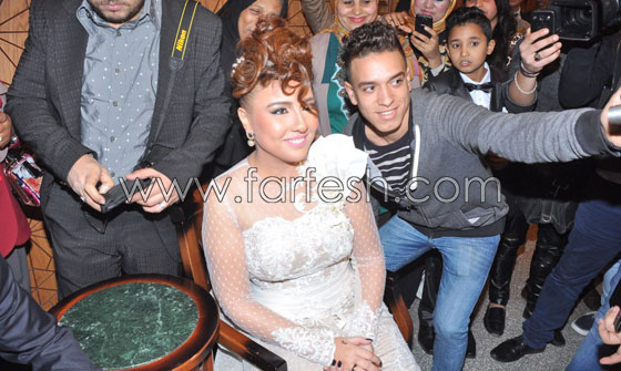 صور زفاف مي كساب واوكا وانسحاب الراقصة دينا بسبب محمد حماقي صورة رقم 10