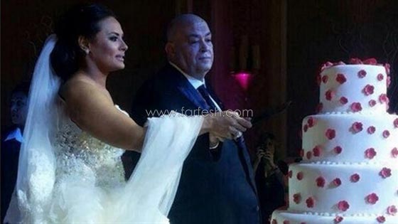 بالصور.. زيجات الفنانين التي أثارت الجدل آخرها سعيد طرابيك من ثلاثينية صورة رقم 16