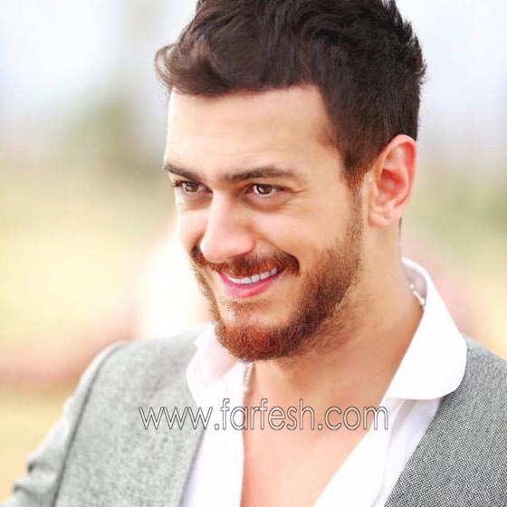 بالفيديو.. فتاة تحتضن سعد المجرد على المسرح وتثير الفوضى صورة رقم 2