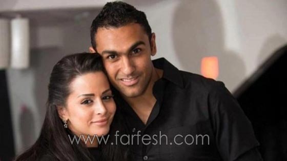 صور عمرو دياب مع طفل يلعبان الكرة ومع ام الطفل ببنطلون ممزق! صورة رقم 5 صور عمرو دياب مع طفل يلعبان الكرة ومع ام الطفل ببنطلون ممزق! صورة رقم 5