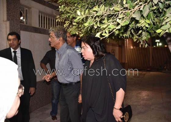 صور الفنانين في عزاء مخرج مسرحية (شاهد ما شافش حاجة) وغياب عادل امام صورة رقم 2 صور الفنانين في عزاء مخرج مسرحية (شاهد ما شافش حاجة) وغياب عادل امام صورة رقم 2