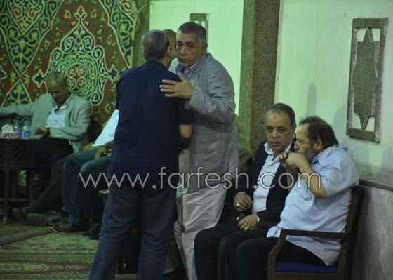 صور الفنانين في عزاء مخرج مسرحية (شاهد ما شافش حاجة) وغياب عادل امام صورة رقم 8 صور الفنانين في عزاء مخرج مسرحية (شاهد ما شافش حاجة) وغياب عادل امام صورة رقم 8