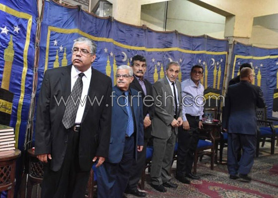 صور الفنانين في عزاء مخرج مسرحية (شاهد ما شافش حاجة) وغياب عادل امام صورة رقم 12 صور الفنانين في عزاء مخرج مسرحية (شاهد ما شافش حاجة) وغياب عادل امام صورة رقم 12