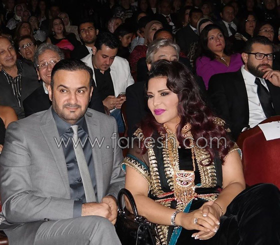 فيديو أحلام تستعرض هديتها الثمينة من زوجها والجمهور يعاتبها صورة رقم 2 فيديو أحلام تستعرض هديتها الثمينة من زوجها والجمهور يعاتبها صورة رقم 2