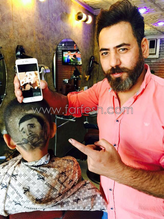 صور كاظم الساهر على راس احد المعجبين في تسريحة مبتكرة جنونية صورة رقم 1 صور كاظم الساهر على راس احد المعجبين في تسريحة مبتكرة جنونية صورة رقم 1