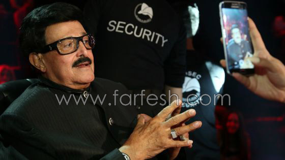 فيديو سمير غانم يحرج مذيعة طالبته بخلع الباروكة ويعلق على قبلة عادل امام لزوجته صورة رقم 4 فيديو سمير غانم يحرج مذيعة طالبته بخلع الباروكة ويعلق على قبلة عادل امام لزوجته صورة رقم 4
