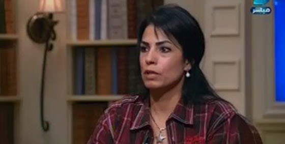 فيديو المطربة ملك نور تكشف تفاصيل اغتصاب ابنها على يد عامل نظافة صورة رقم 4 فيديو المطربة ملك نور تكشف تفاصيل اغتصاب ابنها على يد عامل نظافة صورة رقم 4