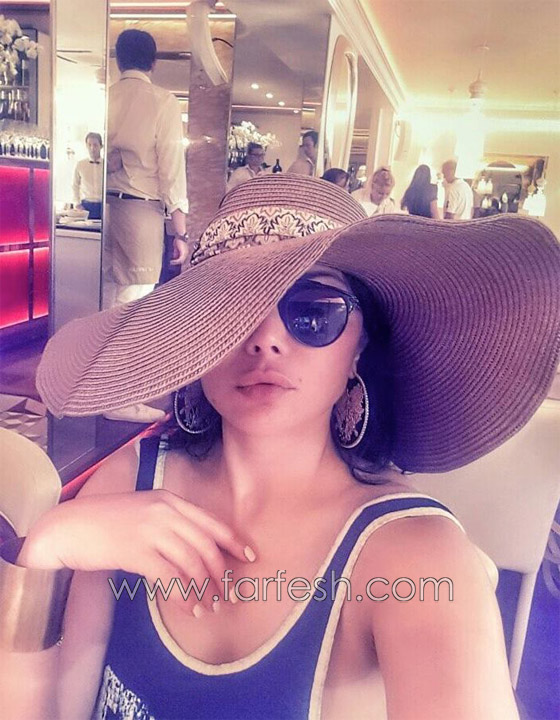 صور هيفاء وهبي تخلع حذاءها لتثبت ان قدمها ليست مشوهة!! صورة رقم 8 صور هيفاء وهبي تخلع حذاءها لتثبت ان قدمها ليست مشوهة!! صورة رقم 8