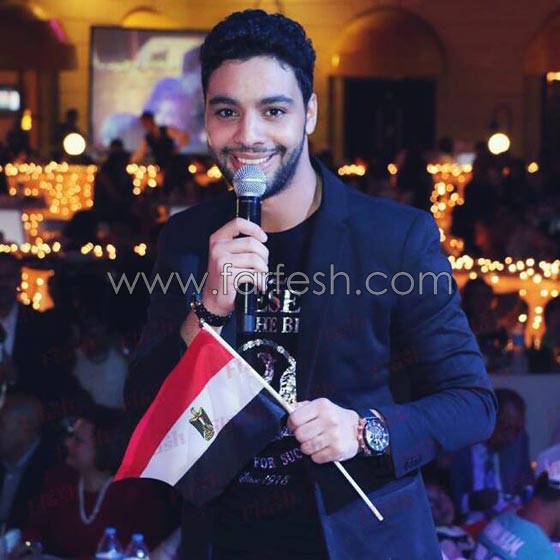 حفل احمد جمال في الاسكندرية: اغماءات بسبب التزاحم وبكاء المعجبات لعدم الوصول اليه صورة رقم 9 حفل احمد جمال في الاسكندرية: اغماءات بسبب التزاحم وبكاء المعجبات لعدم الوصول اليه صورة رقم 9