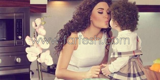 صور فنانات عربيات مع بناتهن: شيرين، اصالة، نانسي، مايا دياب، ديانا حداد ومي سليم صورة رقم 6 صور فنانات عربيات مع بناتهن: شيرين، اصالة، نانسي، مايا دياب، ديانا حداد ومي سليم صورة رقم 6