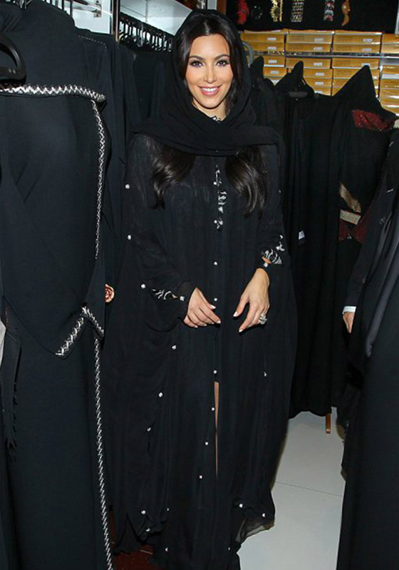 صور فنانات ونجمات عالميات ارتدين الحجاب لزيارة دول عربية صورة رقم 9 صور فنانات ونجمات عالميات ارتدين الحجاب لزيارة دول عربية صورة رقم 9