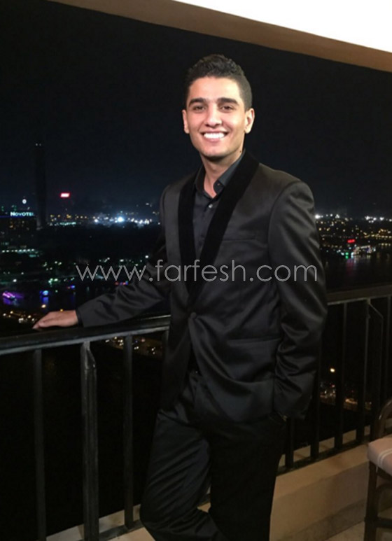 محمد عساف يبدع في دار الاوبرا والمعجبات يلاحقنه لالتقاط الصور صورة رقم 2 محمد عساف يبدع في دار الاوبرا والمعجبات يلاحقنه لالتقاط الصور صورة رقم 2