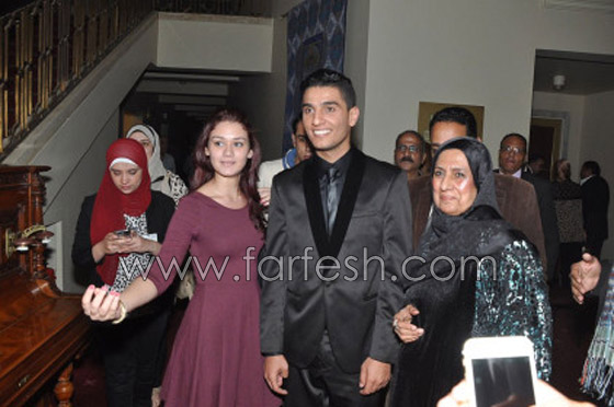 محمد عساف يبدع في دار الاوبرا والمعجبات يلاحقنه لالتقاط الصور صورة رقم 1 محمد عساف يبدع في دار الاوبرا والمعجبات يلاحقنه لالتقاط الصور صورة رقم 1